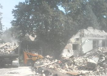 Знесення будівель